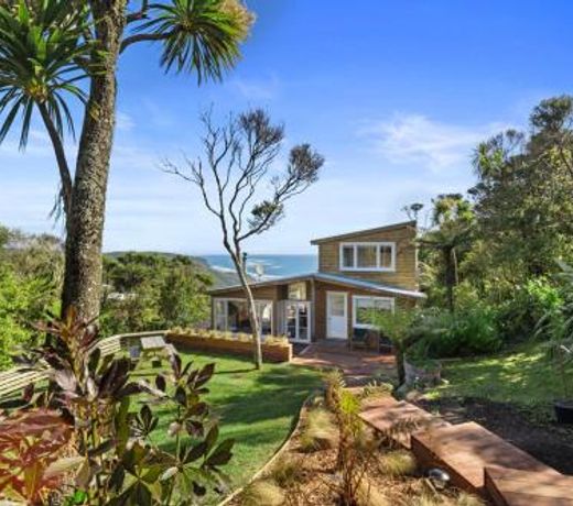 Piha - City Escape, Piha Holiday Home