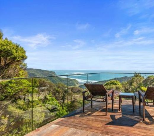 Piha - City Escape, Piha Holiday Home