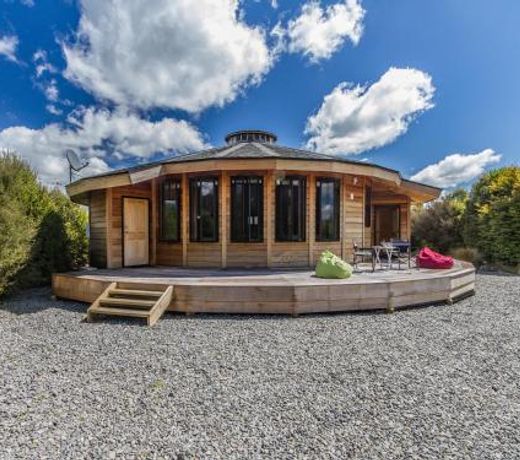 The Snowglobe - Ohakune Modern Yurt Style Chalet