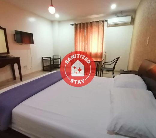 OYO 654 Golden Hotel