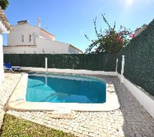 Private pool villa walking distance to the centre