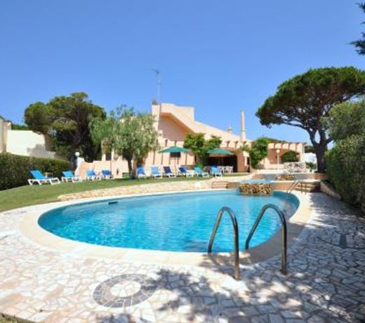 Set in good sized, mature gardens which afford a very good degree of privacy and