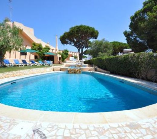 Set in good sized, mature gardens which afford a very good degree of privacy and