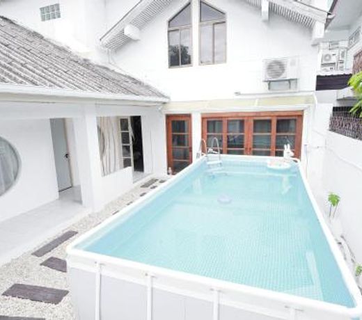 Ratchada Retreat
