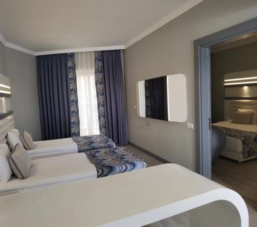 Blue Marlin Deluxe Spa & Resort