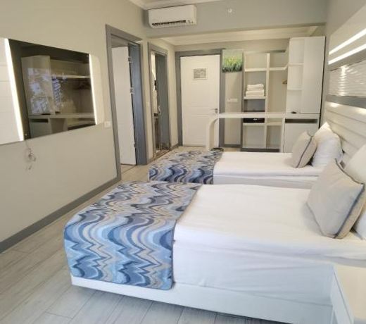 Blue Marlin Deluxe Spa & Resort