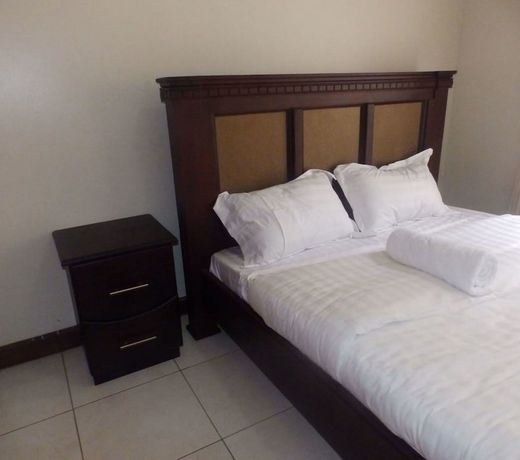 Emra Hotel