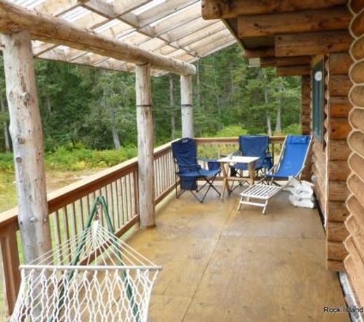Alaskas Rock Island Lodge