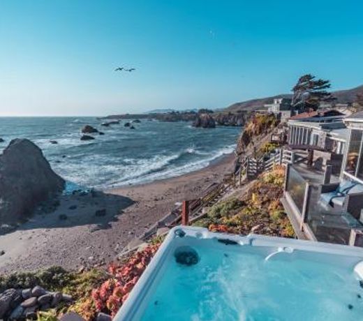 Seamist Beach Cottage, Private Beach & Ocean views