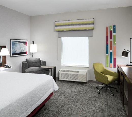Hampton Inn & Suites Cape Canaveral Cruise Port, Fl