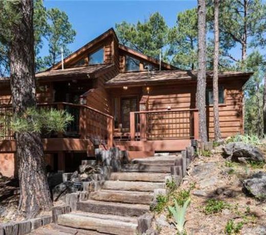 Double Shot Cabin, 2 Bedrooms, Sleeps 4, Deck, WiFi
