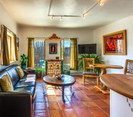 Adobe Escape with Views - Near Taos Ski Valley!