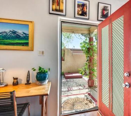 Adobe Escape with Views - Near Taos Ski Valley!