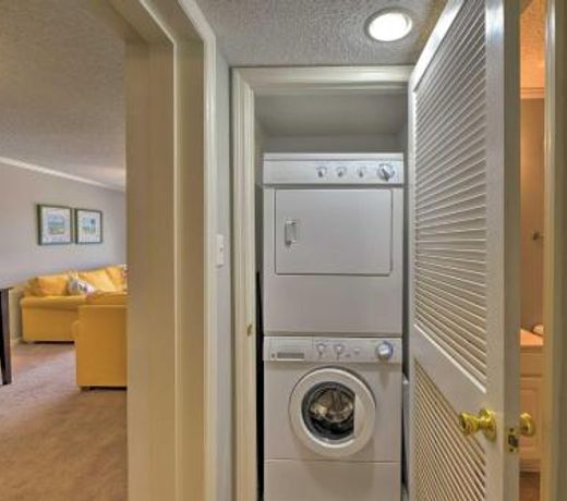 Emerald Isle Resort-Style Condo Walk to Beaches!