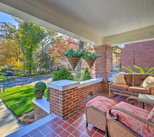 Vintage Cottage Less Than 1 Mile to UNC Greensboro!