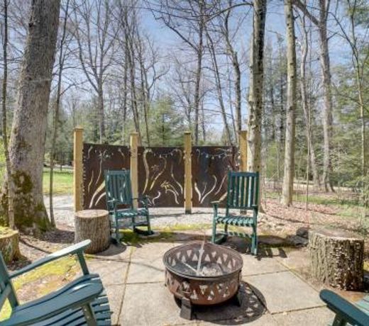 Laughlintown Cabin with Deck, Fire Pit and Ski Lift!
