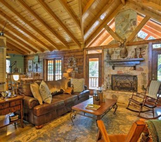Beaver Creek Lodge - Huntington Home with Pond!