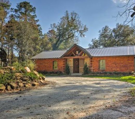Beaver Creek Lodge - Huntington Home with Pond!