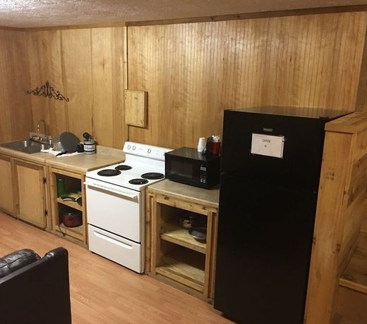 Whispering Creek Lodging & RV Resort