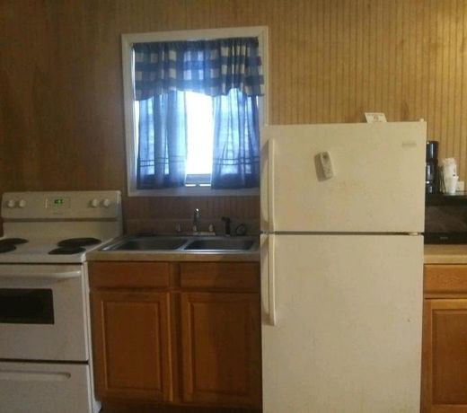 Whispering Creek Lodging & RV Resort