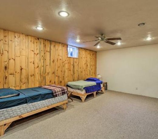 Valders Log Cabin near EEA Air Show and Sheboygan!
