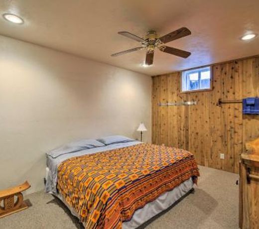 Valders Log Cabin near EEA Air Show and Sheboygan!