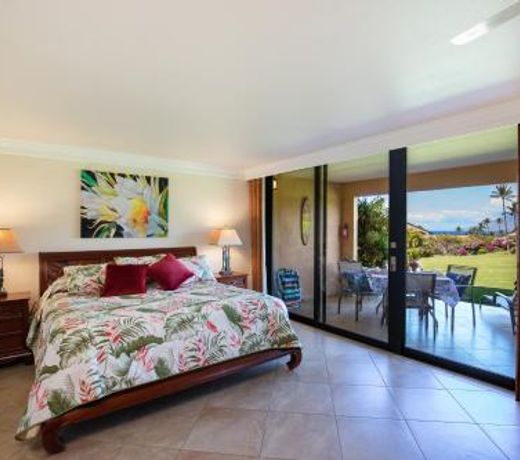 Beach Front King Bed Ocean View Studio in Wailea Ekahi