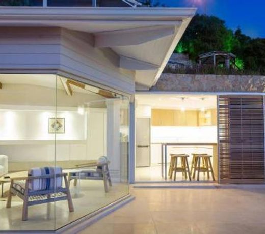 Clifton 3rd Beach house - Breathtakingly Beautiful Views!