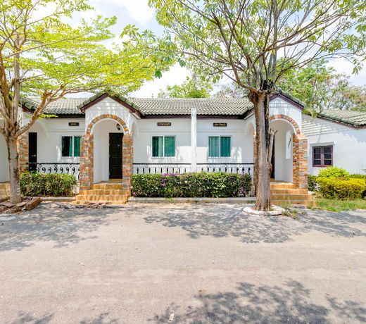 OYO 863 Davikarn Resort