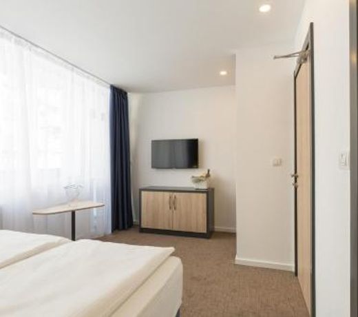 Premium Crown Suites