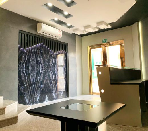 Emerald Suites #10