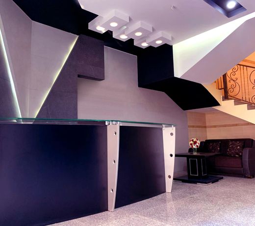 Emerald Suites #13