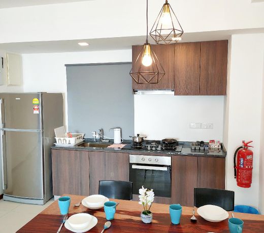 Minimalist  1-Bedroom Studio for 2-4pax- Pool View