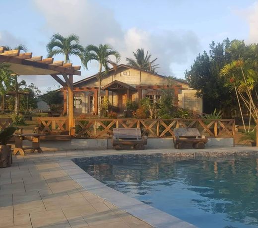 Spacio Caliraya Bed and Breakfast