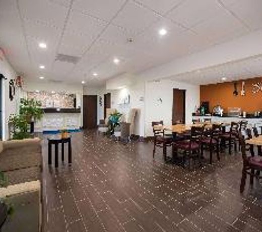 Ramada by Wyndham Effingham