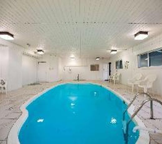 Ramada by Wyndham Effingham