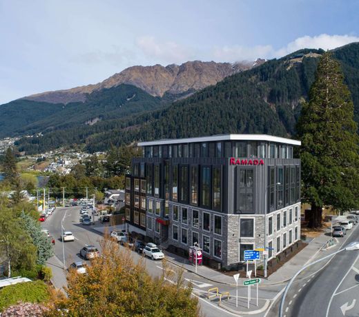 Ramada by Wyndham Queenstown Central