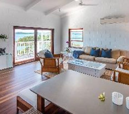 The Pineapple House - Shute Harbour