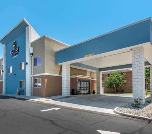 Quality Inn & Suites Evansville Downtown