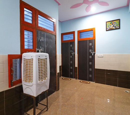 SPOT ON 43669 Mahalaxmi Palace
