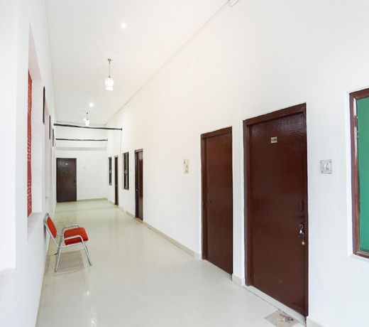OYO 64665 Ready-x Hotel