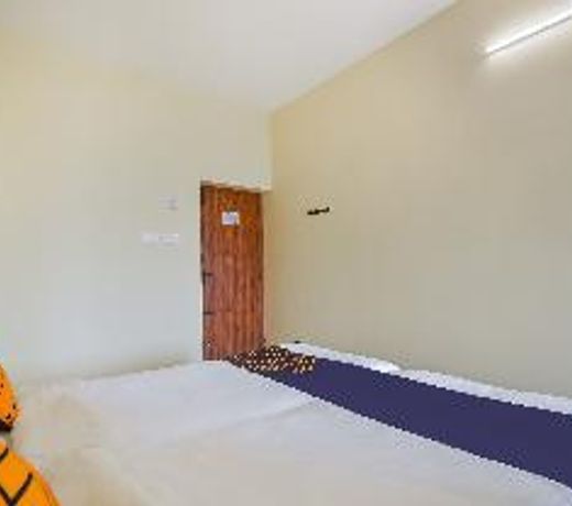 SPOT ON 70851 Rr Hotel