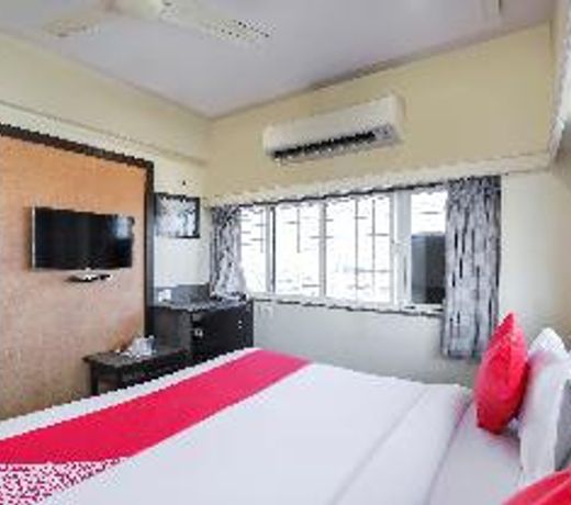 OYO 70882 Hotel Royal Retreat