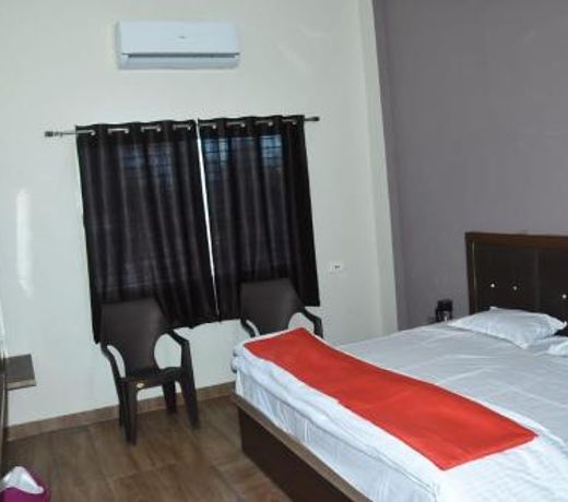 Hotel Shivanjali Palace