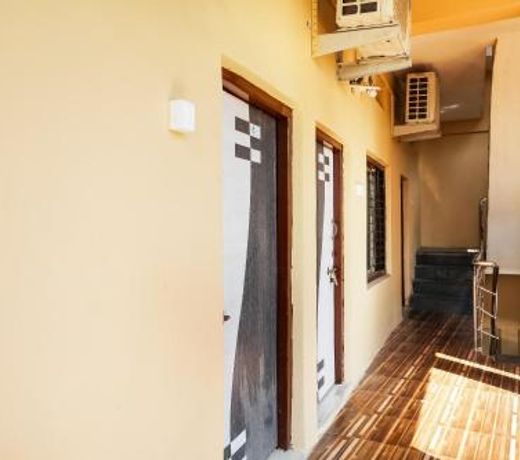 SPOT ON 71121 Shreeji Guest House
