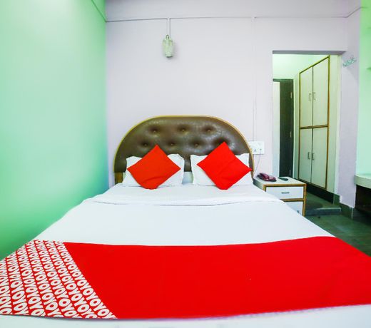 OYO 69571 Hotel Spark