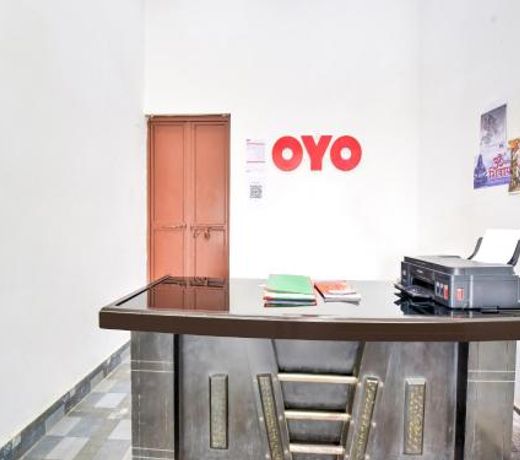 OYO 71357 Hotel Pushpraj