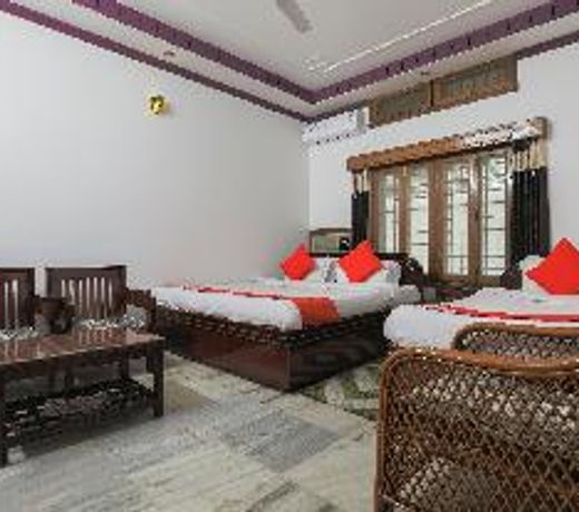 OYO 70029 Super Star Lodge
