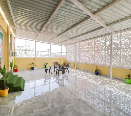 OYO 71348 R C Guest House