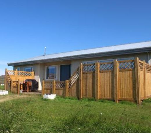 StÃ³ri-Bakki Guesthouse-with hot tub